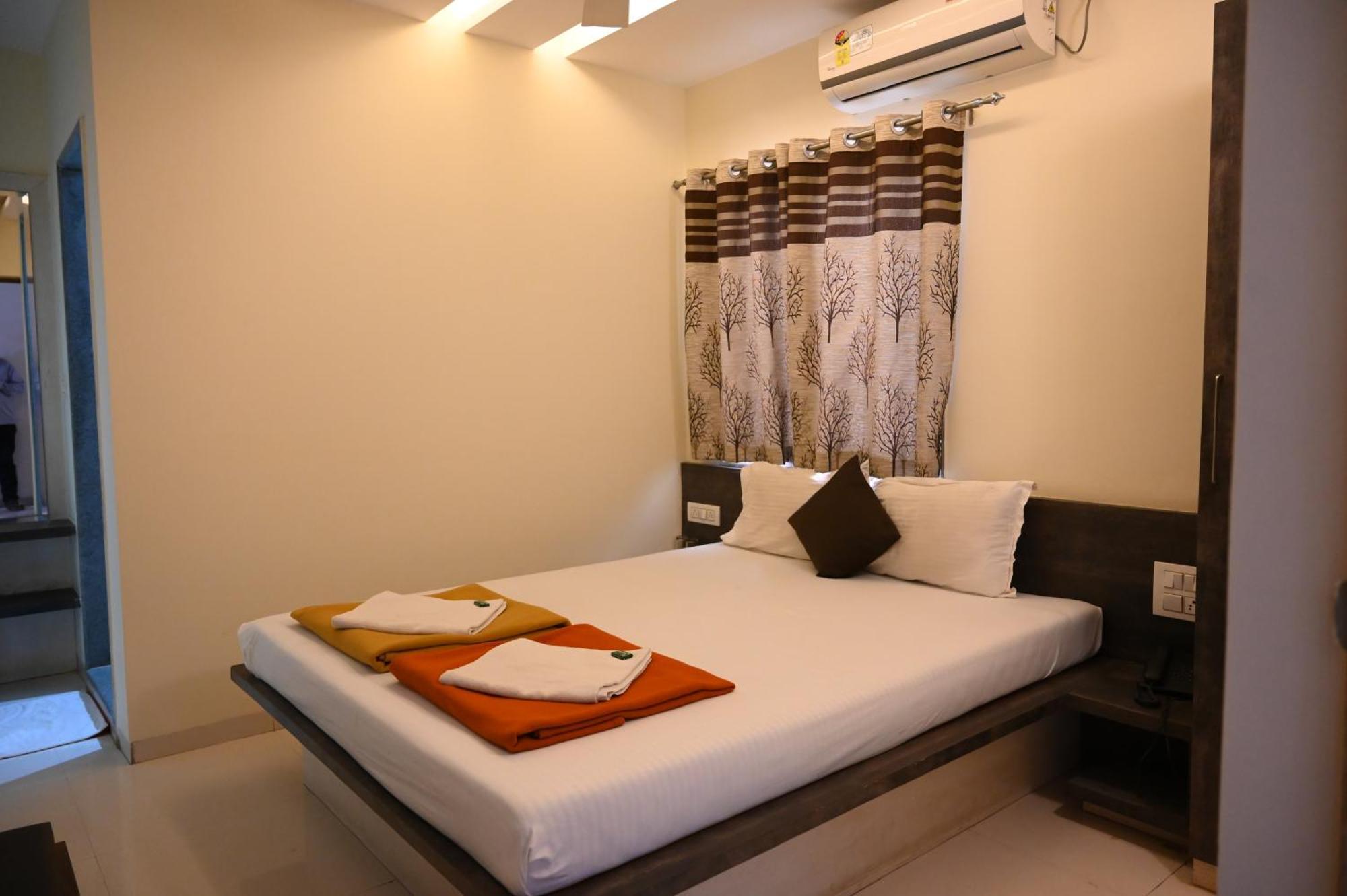 Hotel Ramkrishna Inn Kolhapur Esterno foto