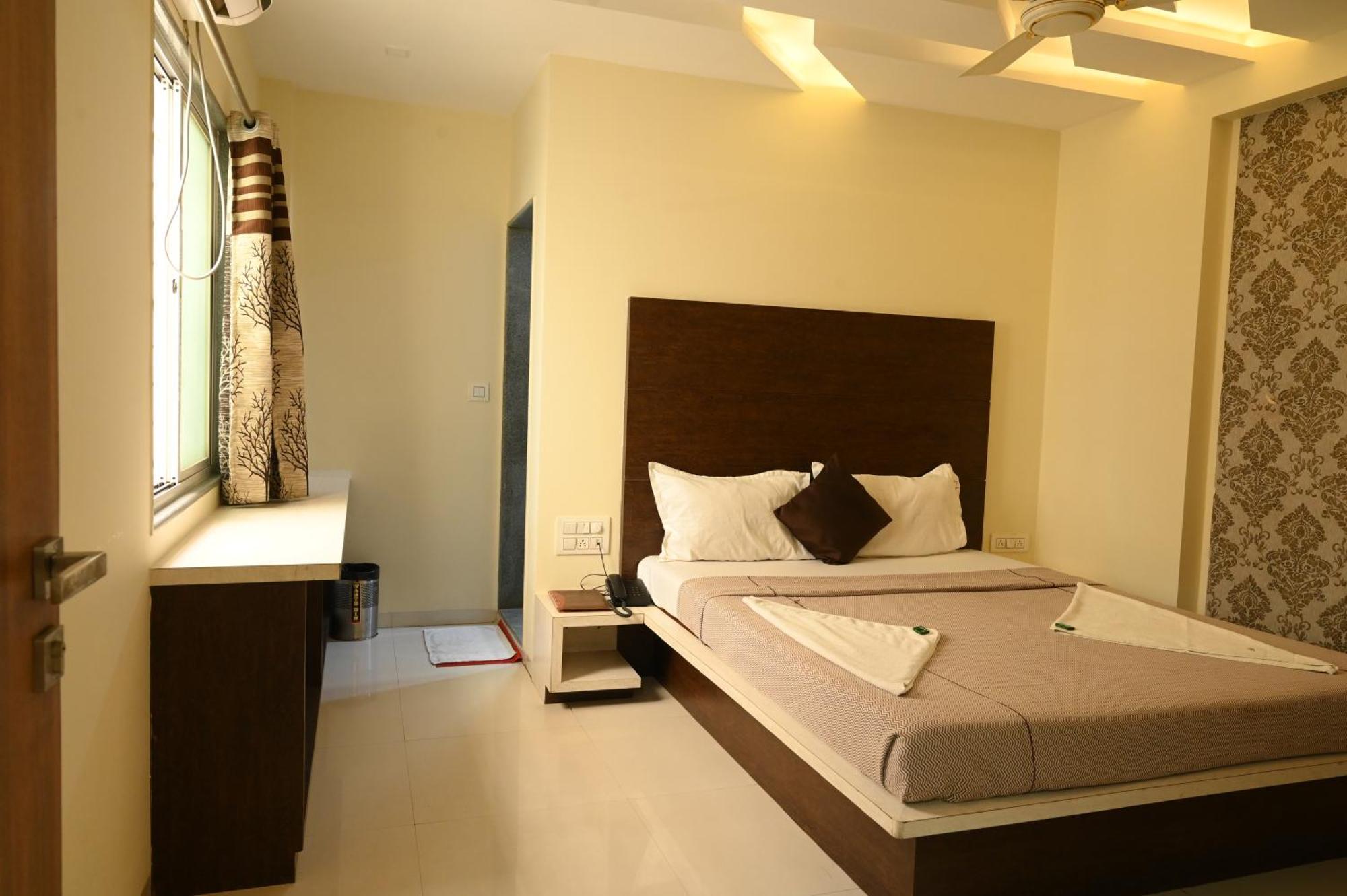 Hotel Ramkrishna Inn Kolhapur Esterno foto