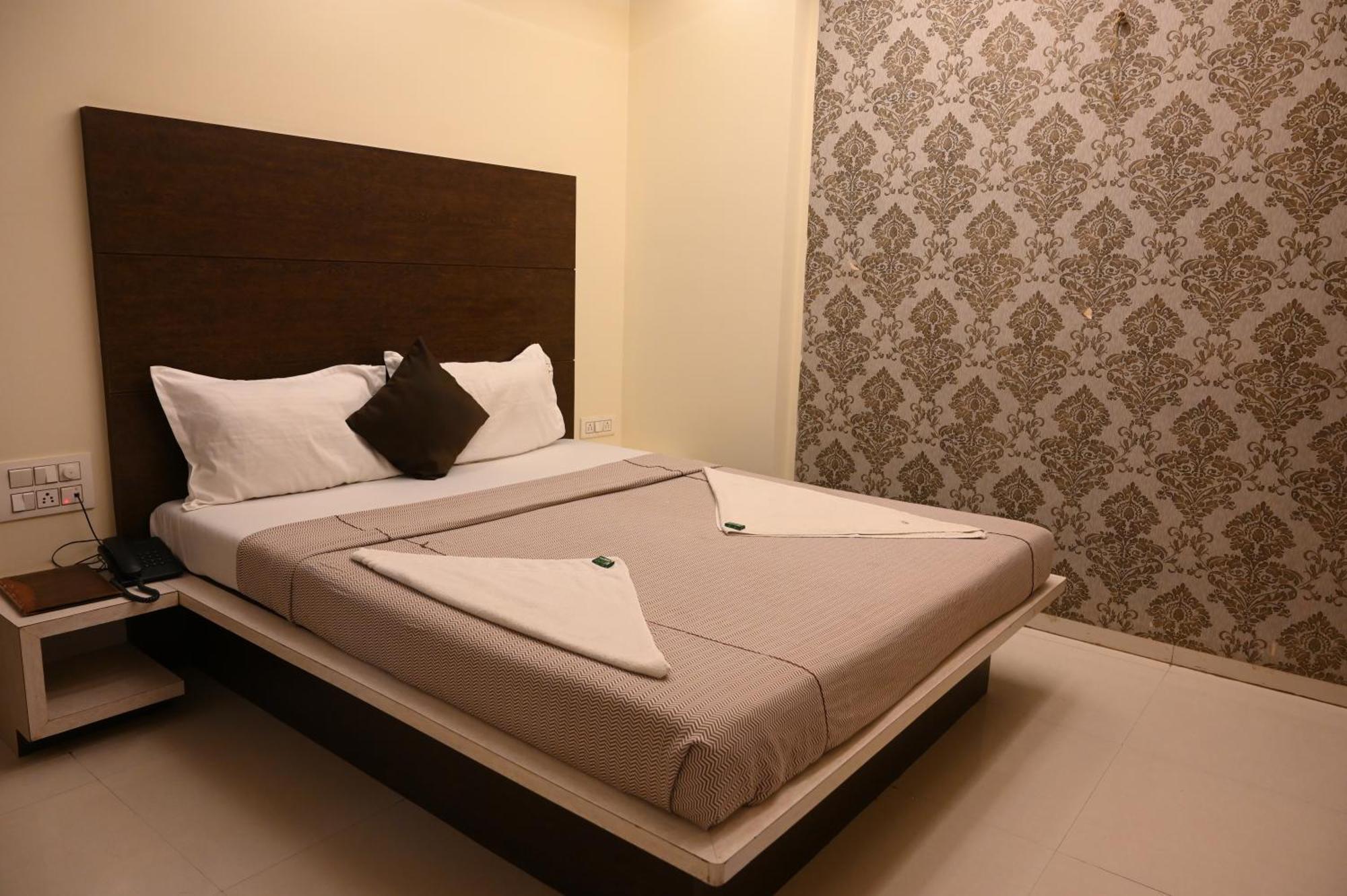 Hotel Ramkrishna Inn Kolhapur Esterno foto
