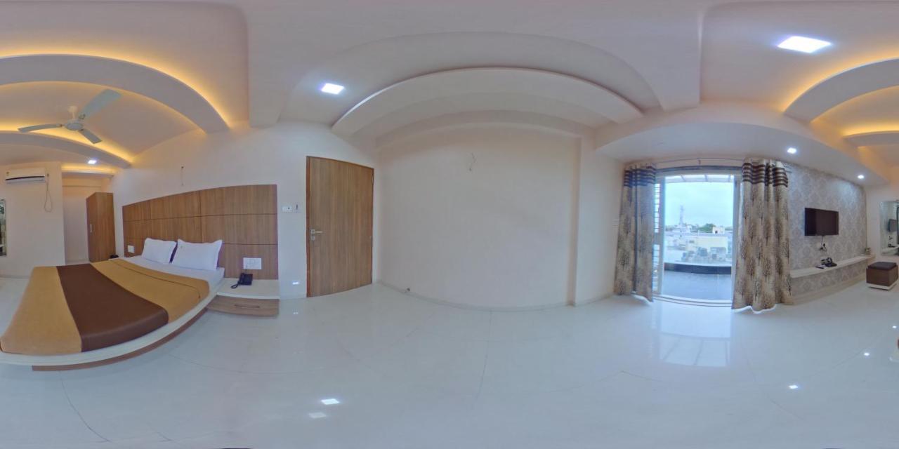 Hotel Ramkrishna Inn Kolhapur Esterno foto
